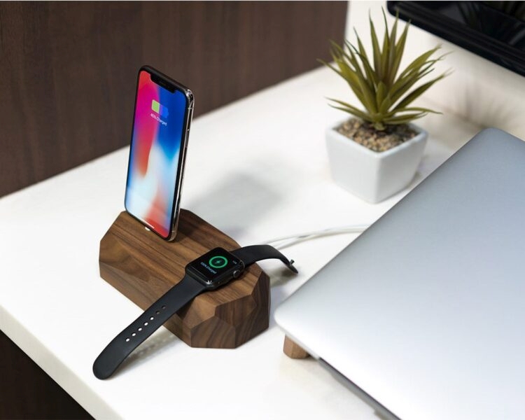 Oakywood Kombiladestation für iPhone und Apple Watch