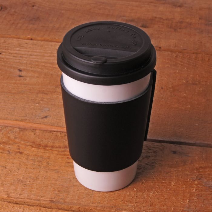 And Sons Kaffeebecher aus Porzellan mit Dickledermanschette