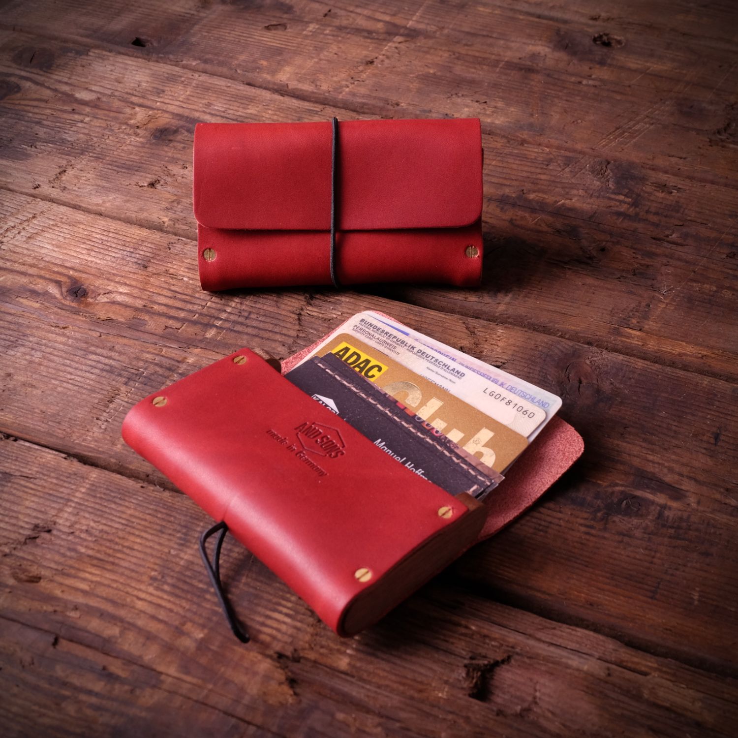 And Sons Cardbox "Woody" mit Echtholzleisten aus pflanzlich gegerbtem